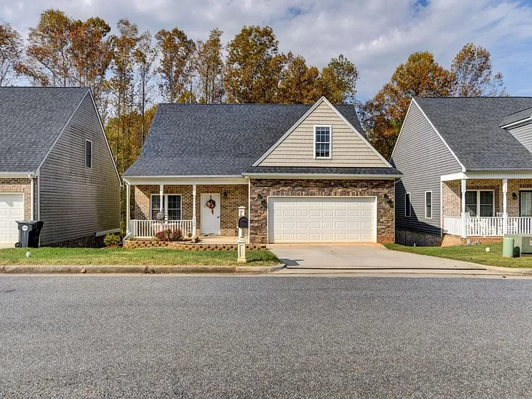 1196 Crest Ridge Dr — Photo 1