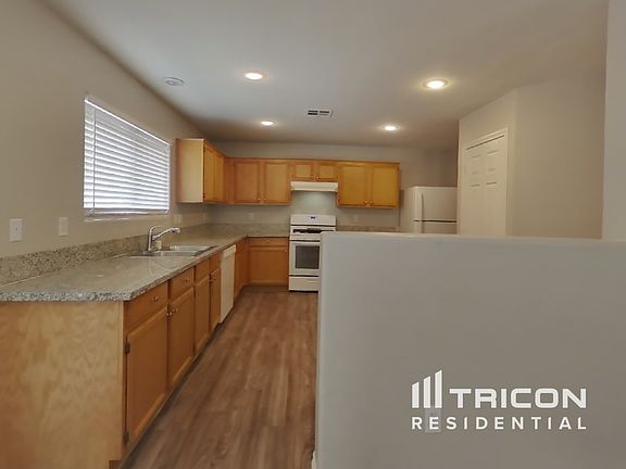 5th image of 11096 Tuscolana St