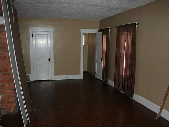 3rd image of 132 Harvard Ave