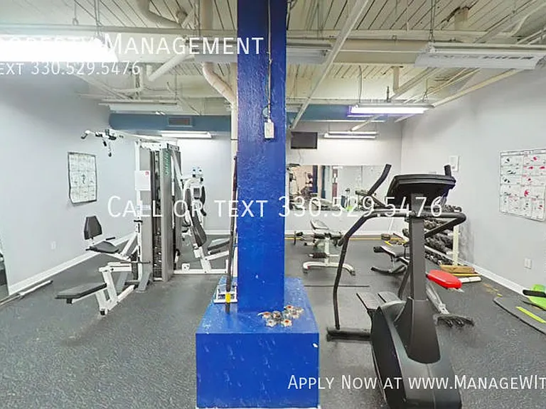 1133 W 9th Street — Photo 39