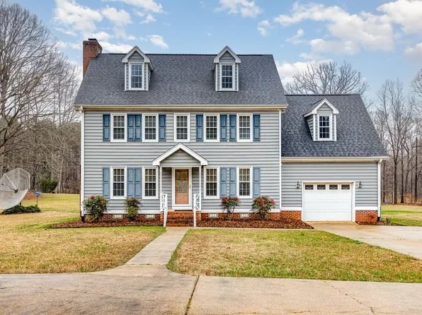 205 Fox Hollow Dr, Clayton, NC 27527