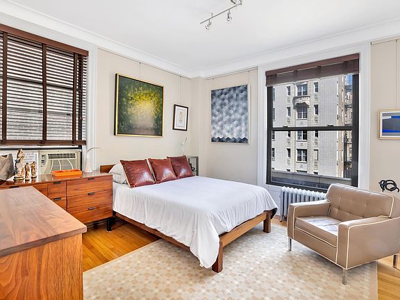 4th image of 771 W End Ave APT 10I