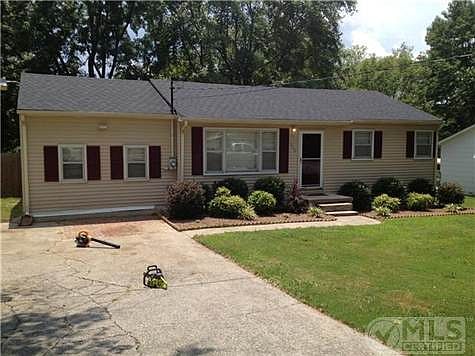 4th image of 312 Chestnut Dr