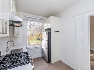 240 Grand, Oakland, CA 94610