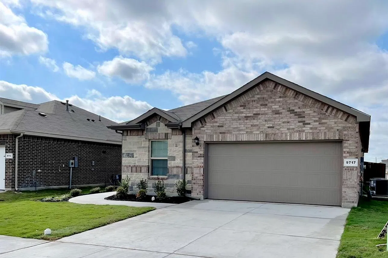 5 bed, 2164 sqft, $2,575 — Photo 2