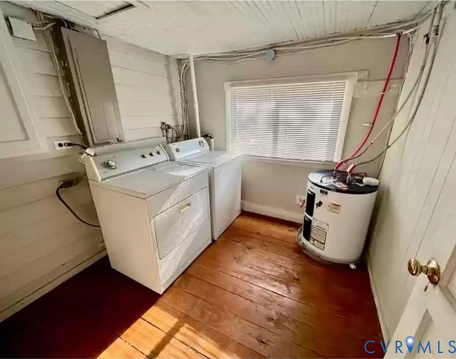 3 bed, 2.0 bath, 2039 sqft, $1,000 — Photo 2