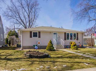 909 Lark St, Green Bay, WI 54303
