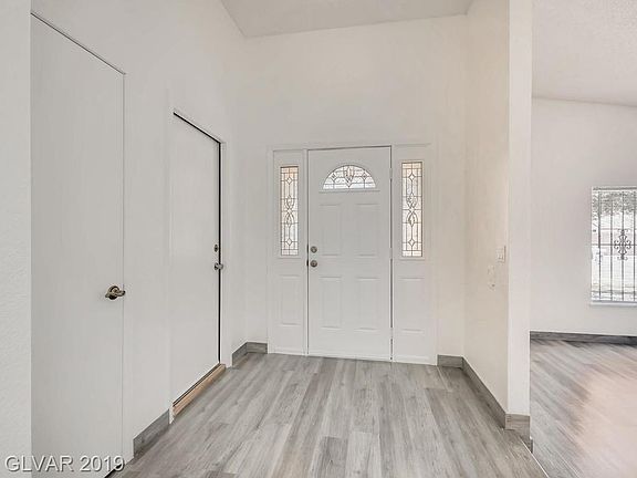 3rd image of 5834 W Twain Ave