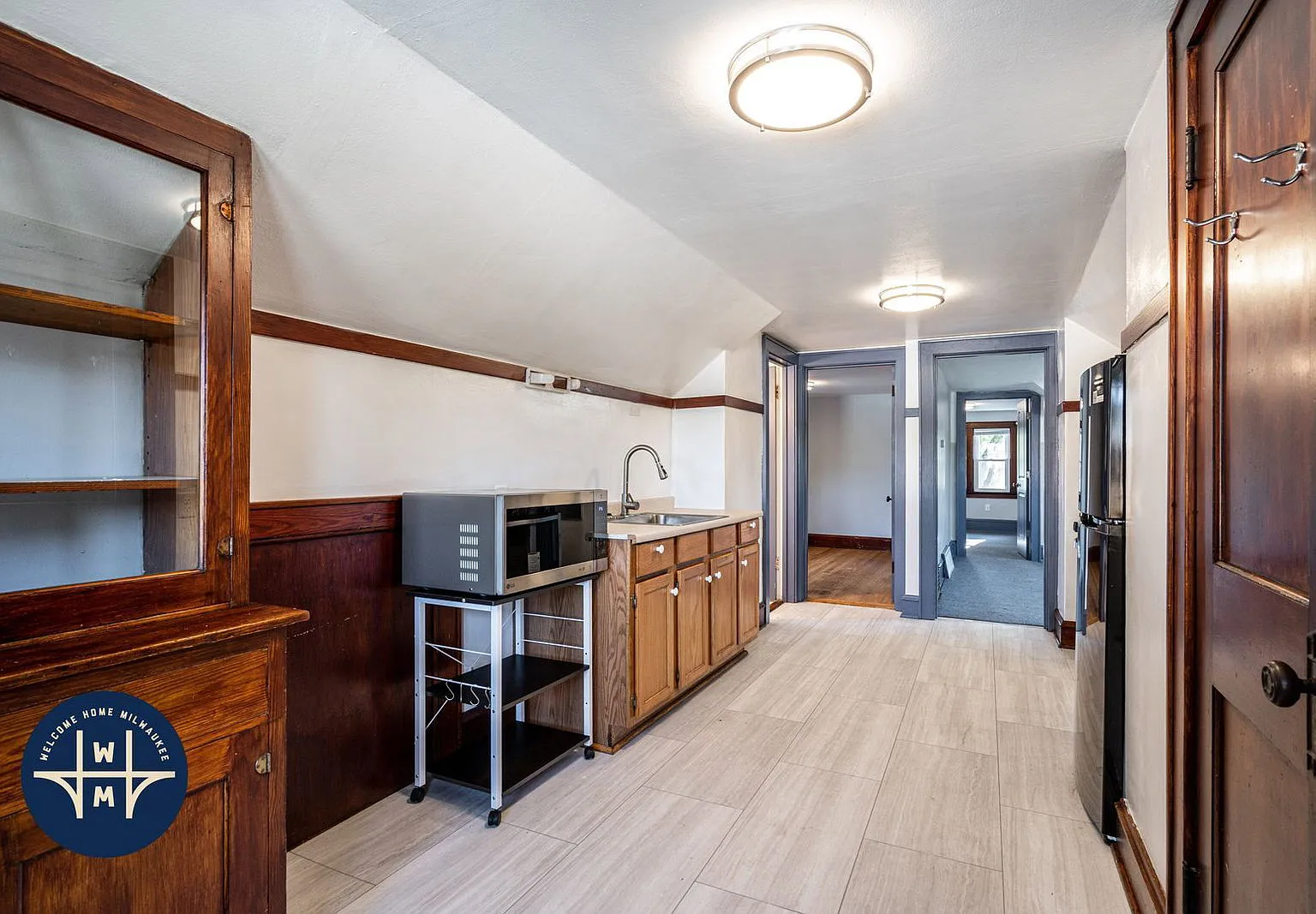 2 bed, 1.0 bath, 858 sqft, $1,498 — Photo 4