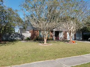 2 Clearwater Ln, Savannah, GA 31419