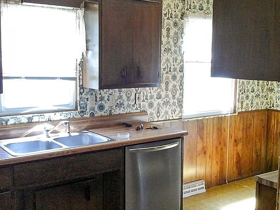 3rd image of 160 Brovan Blvd