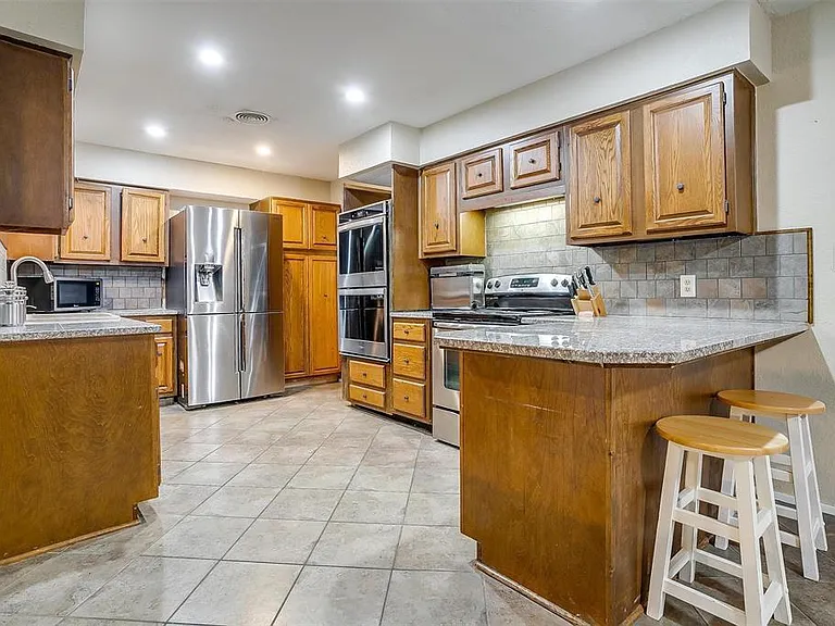 1317 Killian Dr — Photo 5