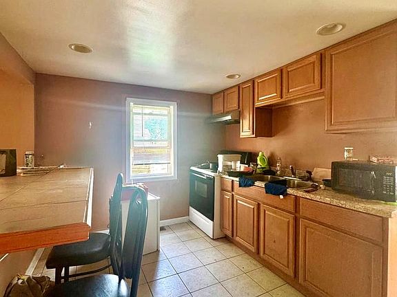4th image of 1526 Weber Dr