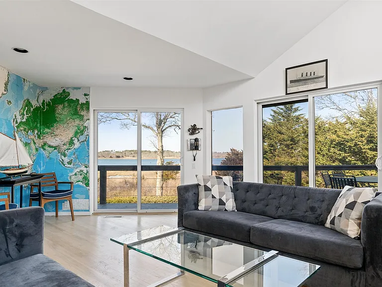 86 Inlet Rd E — Photo 11