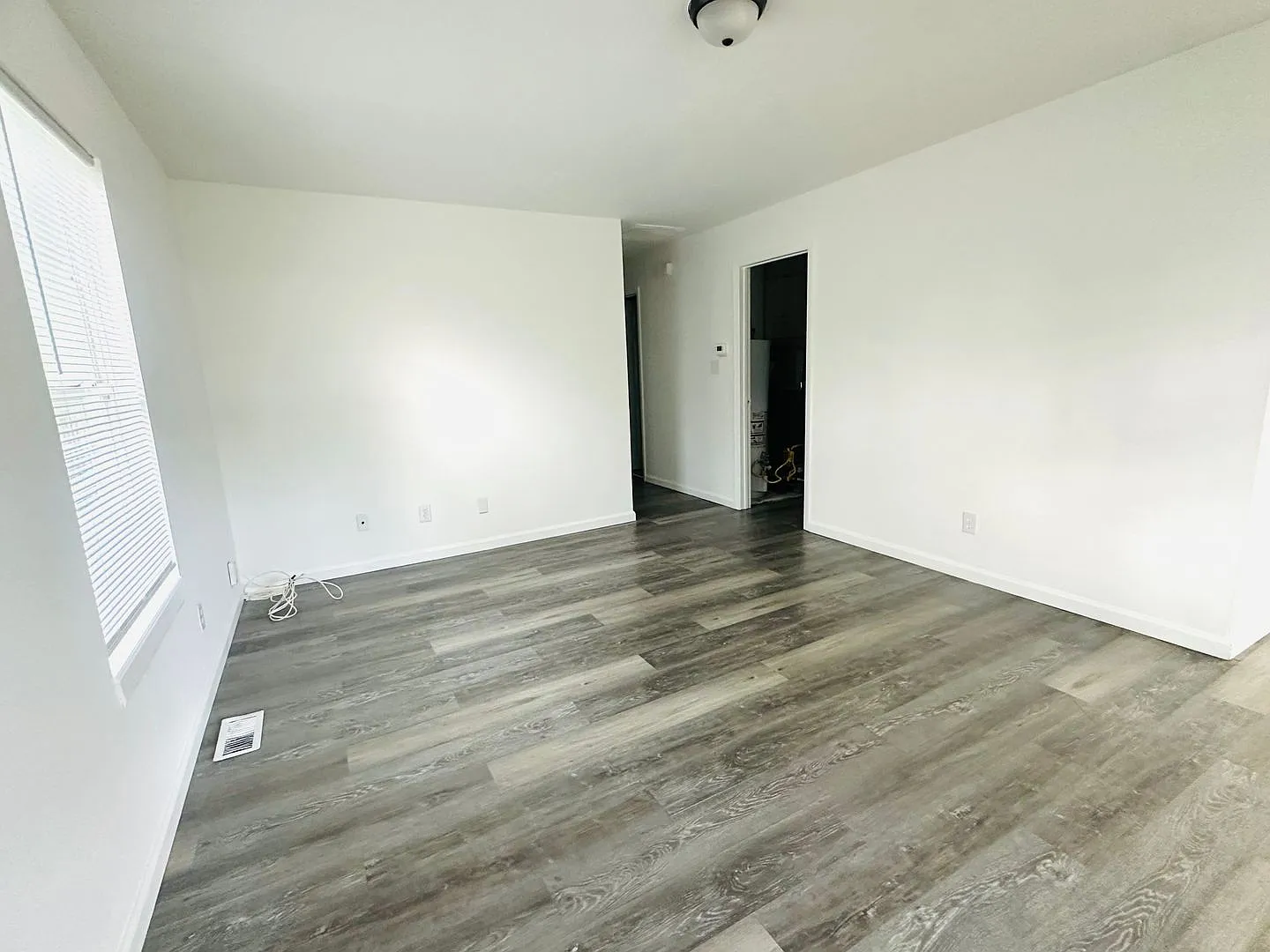 3 Bedroom Rambler Near NW Riverside! — Photo 4