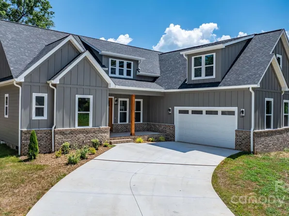 3733 Whitney Dr NE, Hickory, NC 28601