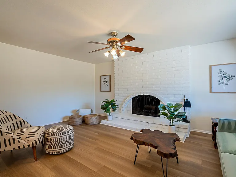 1107 E Geneva Dr — Photo 11