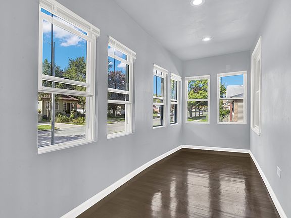 3rd image of 625 23rd Ave