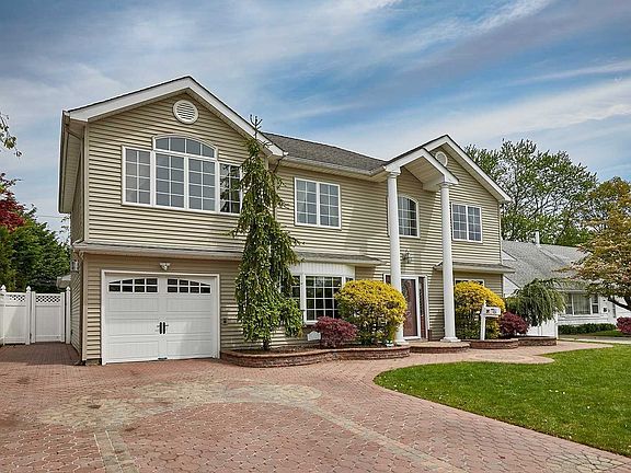 2nd image of 3708 Hilaire Way