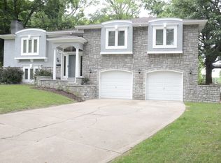 9103 Wedd Dr, Overland Park, KS 66212