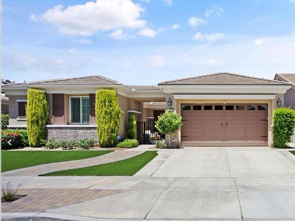 1st image of 5658 Paseo Famosa