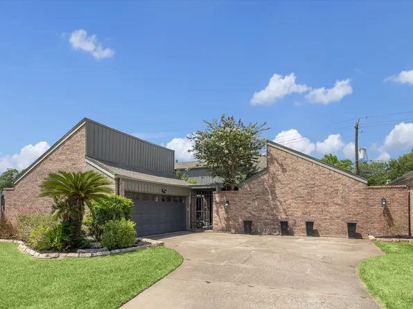 14438 Briarhills Pkwy, Houston, TX 77077