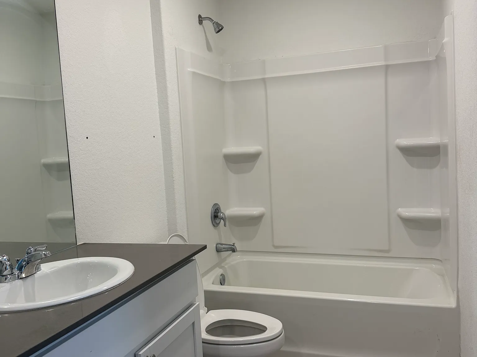 3 bed, 1350 sqft, $1,550 — Photo 4