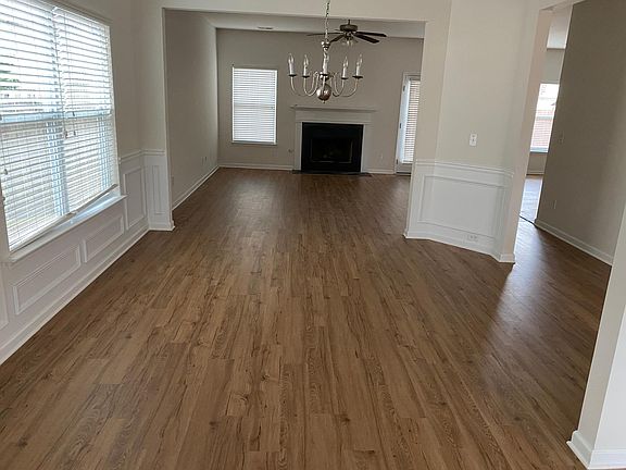 3rd image of 4405 Roseman Trl