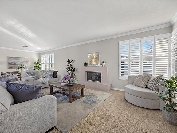 4th image of 9596 Golf Course Ln