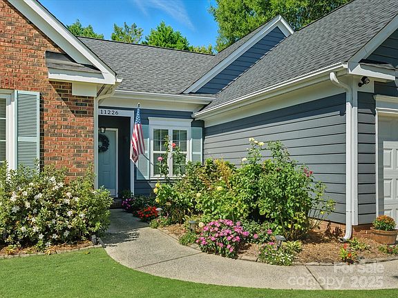 3rd image of 11226 Fox Cove Dr
