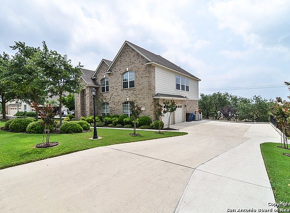 2nd image of 3326 Navasota Cir