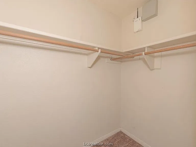 2515 Hickory Dr — Photo 7