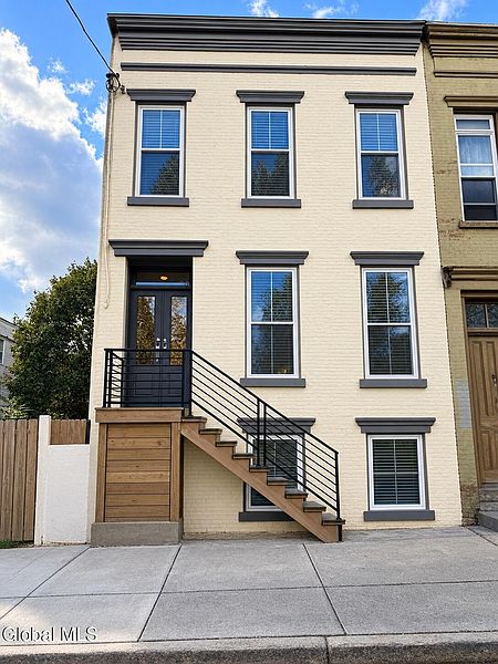 2nd image of 8 Alexander Street