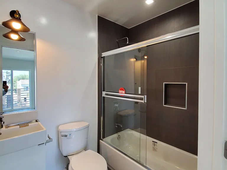 2337 1/2 Crenshaw Blvd #2337-1/2 — Photo 16