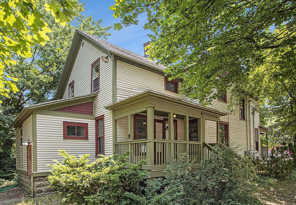 1st image of 1105 Lake St