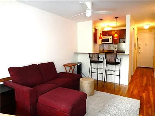 Sold by R New York | media 8