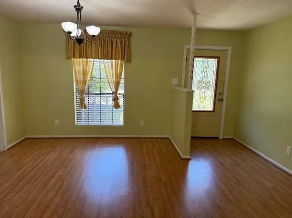 9260 Meadowbend Dr, Beaumont, TX 77706