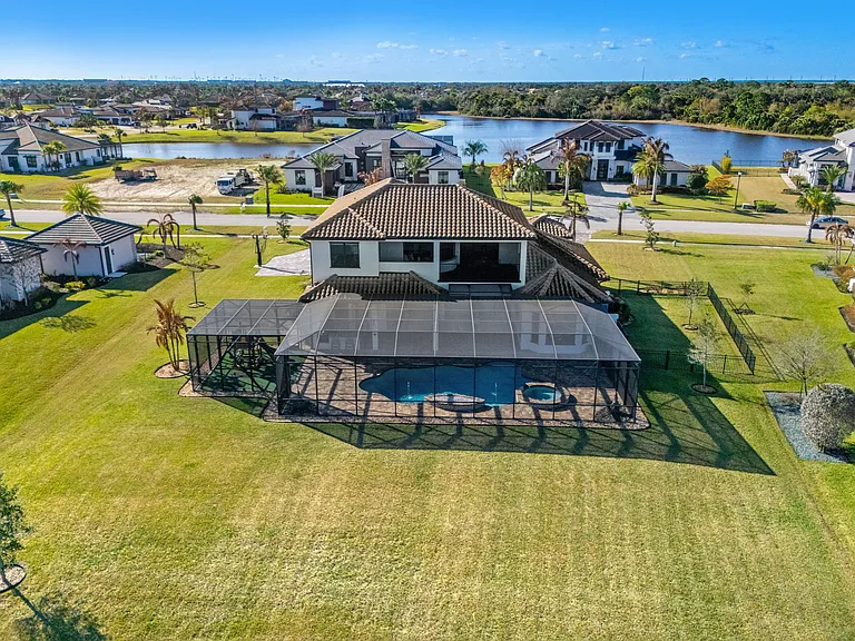 3638 Lake Adelaide Pl — Photo 49