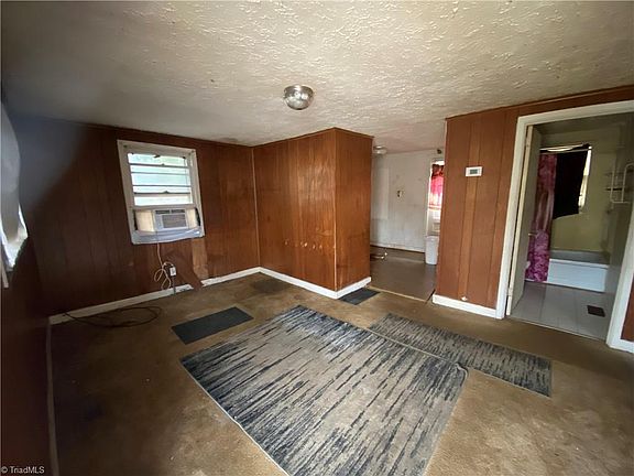 3rd image of 148 East St