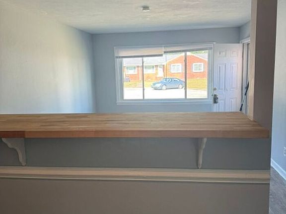 5th image of 245 Edison Ave