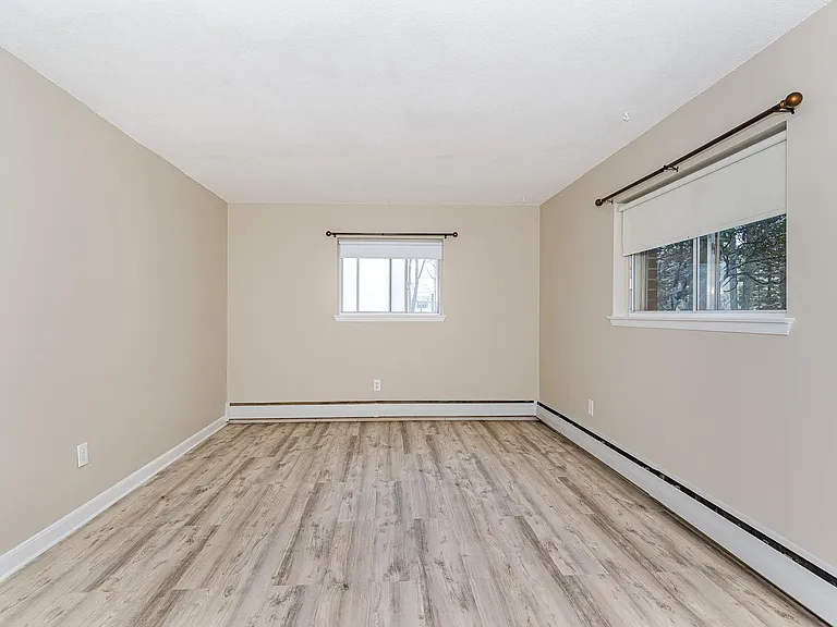 11 Crescent Dr #2 — Photo 8