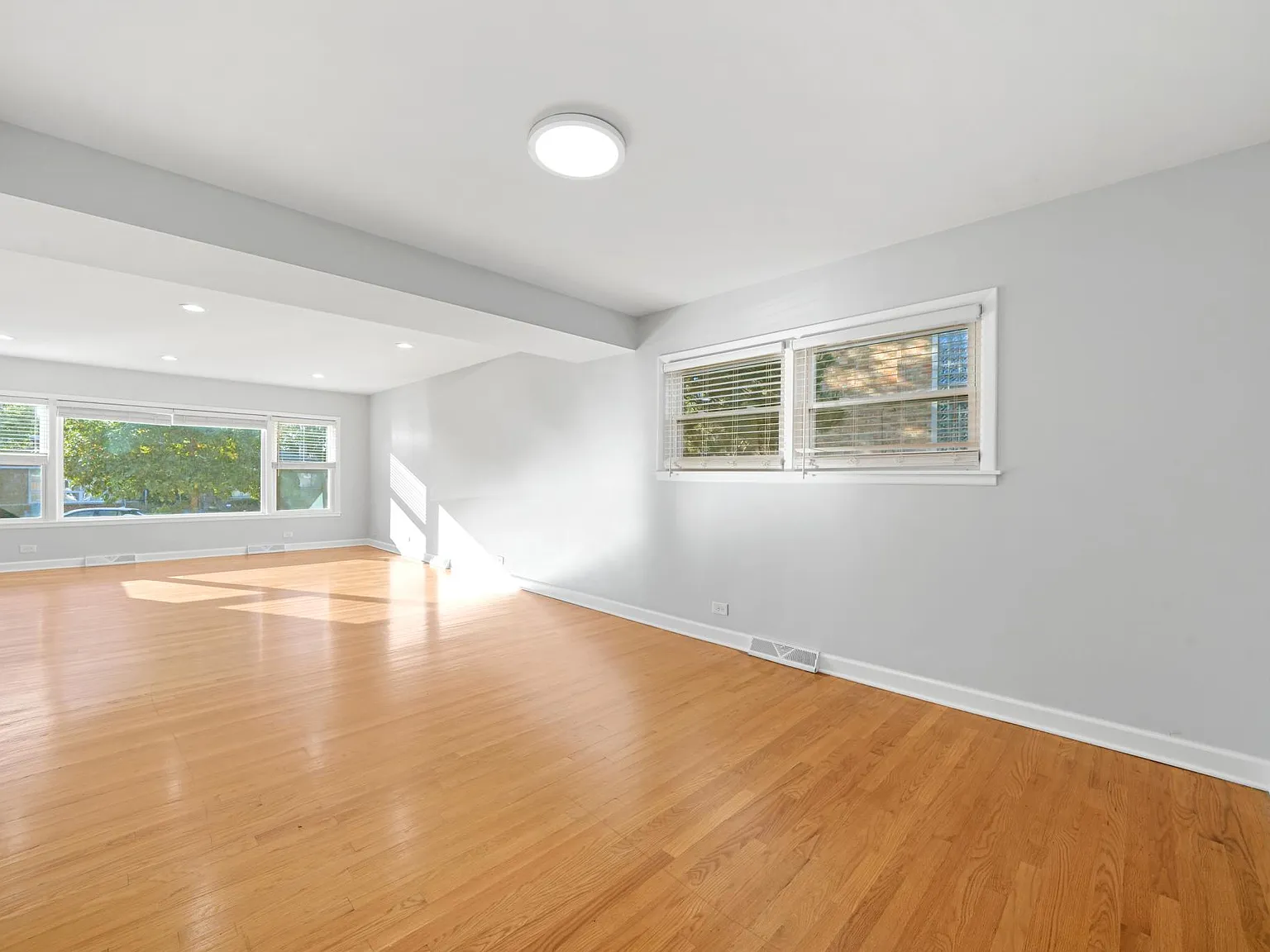 8637 Saint Louis Ave — Photo 2