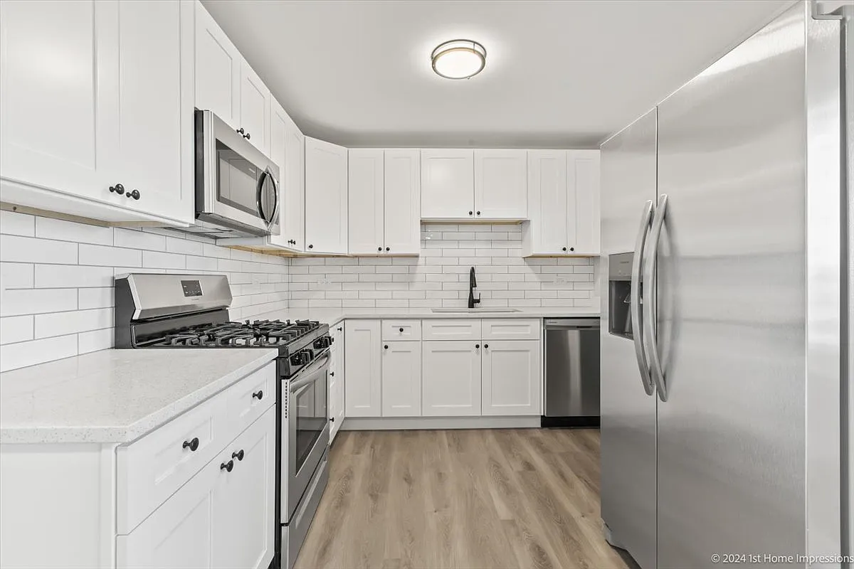 4 bed, 1628 sqft, $3,820 — Photo 4