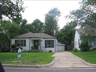 2nd image of 253 S Pinecrest Ave