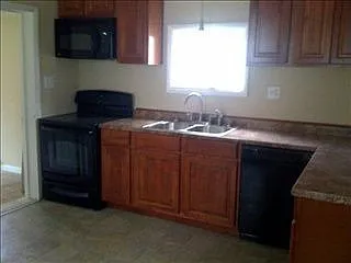 427 W Main St photo 1