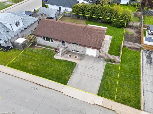 162 Mountville Ave, Hamilton, ON L9A 1E7