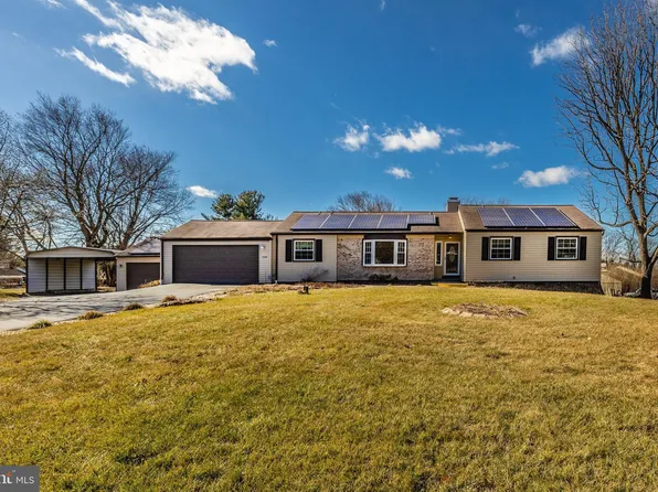 2998 Summit Dr, Ijamsville, MD 21754