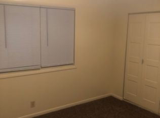1425 E 15th St #1425E-A05, Crete, NE 68333
