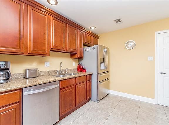 4th image of 339 Somerset St