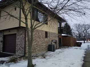 1585 Burton Ct APT D, Aurora, IL 60505